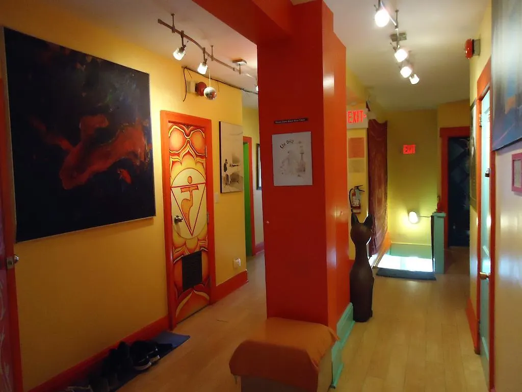 The Only Backpacker'S Inn (Adults Only) Toronto 2*,